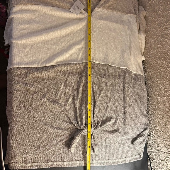 Cato NWT Front Tie Waffle Knit Colorblock Top Size 18/20W Business Casual - Picture 2 of 10